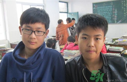 我13歲有點(diǎn)色怎么辦？我13歲有點(diǎn)色正不正常？