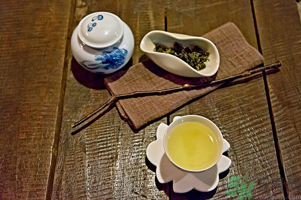 吃魚的時候能喝茶嗎？吃魚可以喝茶嗎？