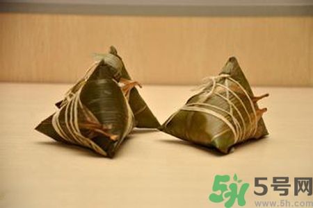 粽子葉煮出來(lái)是綠色是怎么回事