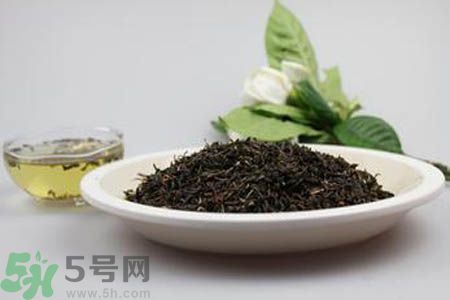 茉莉花茶可以和玫瑰花茶一起喝嗎？茉莉花茶和玫瑰花茶一起泡著喝好嗎？