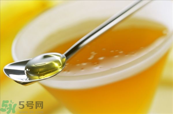 蜂蜜放久了有酒味是怎么回事？蜂蜜有酒味還能喝嗎？