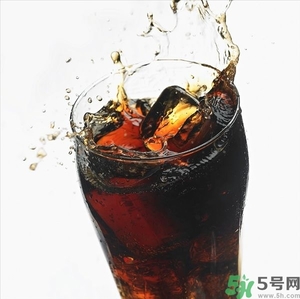 可樂第二天還可以喝嗎？隔夜的碳酸飲料可以喝嗎？