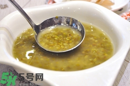 夏天喝綠豆湯好嗎？夏天喝綠豆湯好不好？