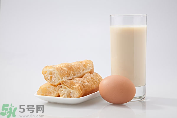 豆奶粉結(jié)塊還能喝嗎？豆奶粉分層還能喝嗎？