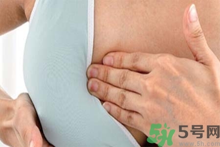 乳房上有硬塊怎么辦？乳房有硬塊的病因是什么？