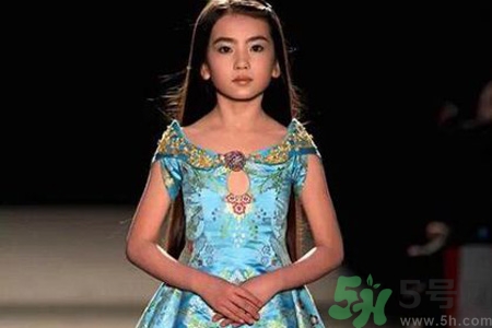 9歲女生的標(biāo)準(zhǔn)身高體重是多少？9歲女生正常身高體重是多少？