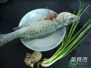 鱸魚蒸多長(zhǎng)時(shí)間？鱸魚怎么蒸？