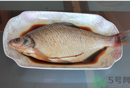 鯽魚死了還能吃嗎？死鯽魚能吃嗎？