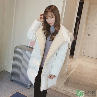 小個(gè)子女生適合穿什么羽絨服？個(gè)子矮的女生適合什么羽絨服