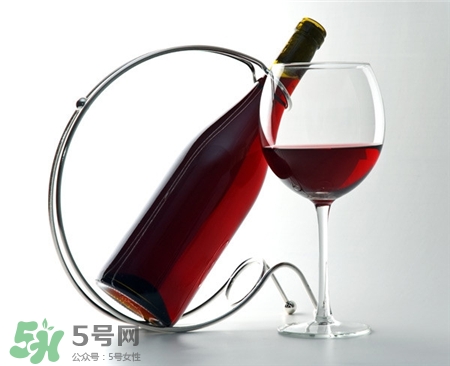 紅酒可以加熱喝嗎?紅酒加熱喝會損失營養(yǎng)嗎?