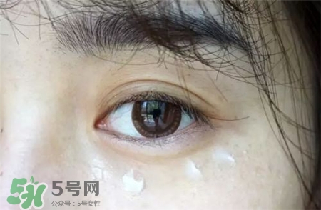 丸美不怕黑眼霜怎么用?丸美不怕黑眼霜使用方法