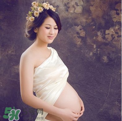 孕婦摸肚子會繞頸嗎？孕婦摸肚子胎兒能感受到嗎？