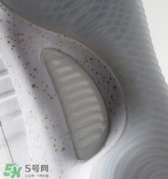 under armour curry4怎么樣？庫(kù)里第四代簽名鞋總決賽戰(zhàn)靴細(xì)節(jié)諜照