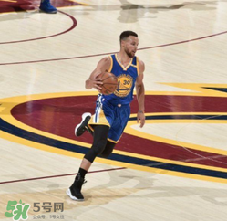 under armour curry4 low什么樣？庫(kù)里第四代總決賽戰(zhàn)靴低幫版諜照