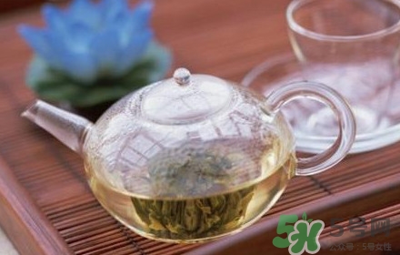 杜仲茶是熱性的嗎？杜仲茶和杜仲是一樣?xùn)|西嗎