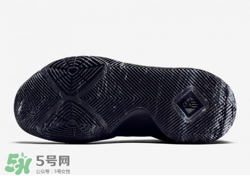 nike kyrie 3 triple black多少錢？耐克歐文3代純黑配色專柜價格