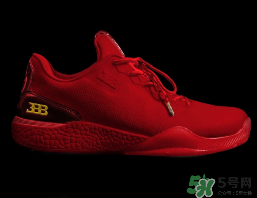 big baller brand zo2獨(dú)立日配色多少錢？球哥簽名鞋官網(wǎng)價(jià)格