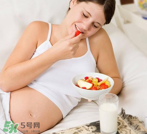 孕婦吃甜食寶寶會(huì)頭大嗎？孕期吃甜食寶寶會(huì)頭變大嗎？