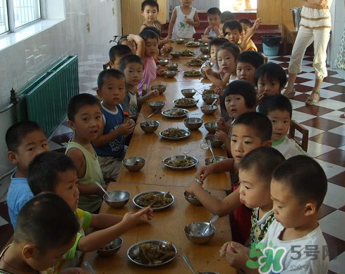 寶寶不去幼兒園可以嗎？寶寶可以不上幼兒園嗎？