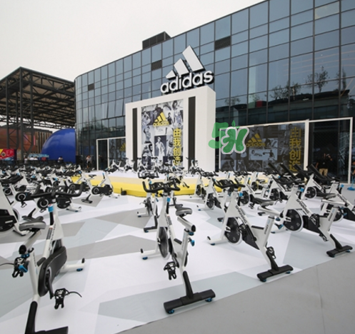 adidas阿迪達(dá)斯運(yùn)動(dòng)體驗(yàn)迷你品牌中心是干什么的？