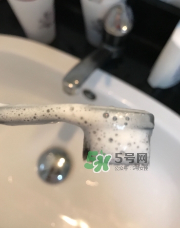 lg竹鹽牙膏怎么樣？lg竹鹽按壓牙膏怎么用？