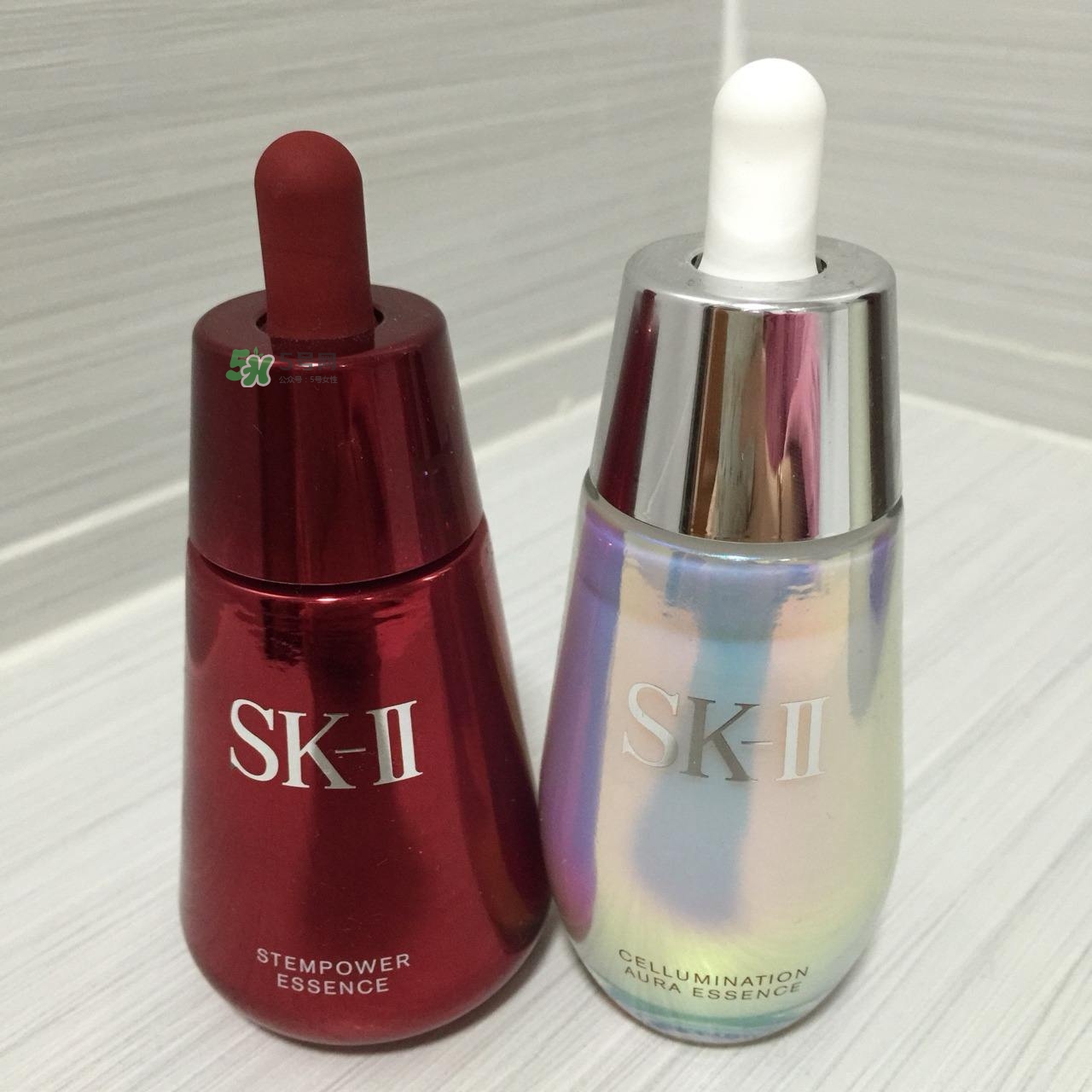 sk2小紅瓶和小燈泡精華哪個好？sk2小燈泡和小銀瓶精華區(qū)別