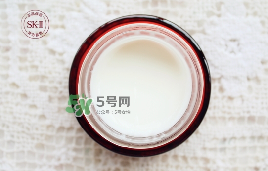 sk2大紅瓶面霜和olay玉蘭油大紅瓶面霜哪個(gè)好_區(qū)別