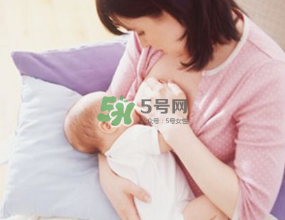 母乳喂養(yǎng)會乳糖不耐受嗎？母乳喂養(yǎng)會過度喂養(yǎng)嗎？