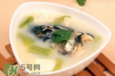 產(chǎn)婦鯽魚(yú)湯什么時(shí)候喝？產(chǎn)婦鯽魚(yú)湯放調(diào)料嗎？