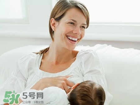 母乳到什么時(shí)候就沒(méi)營(yíng)養(yǎng)了？母乳什么時(shí)候斷最好？