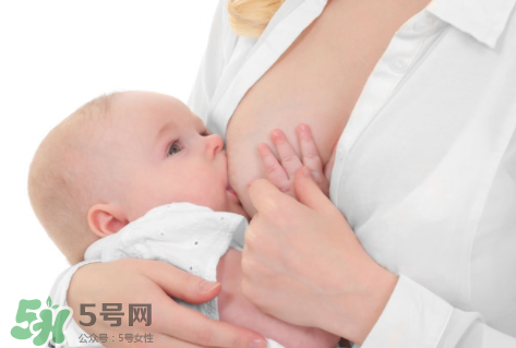 母乳寶寶一天大便幾次正常？母乳寶寶排便情況介紹