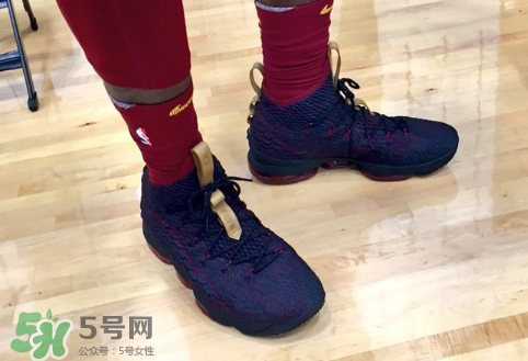 nike lebron 15 cavs實(shí)物什么樣？