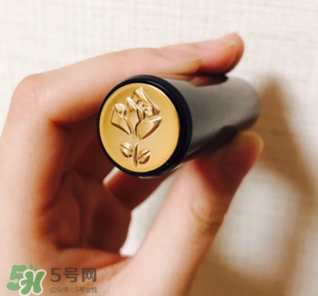 蘭蔻菁純唇膏小紅色是什么顏色？蘭蔻小紅色好看嗎