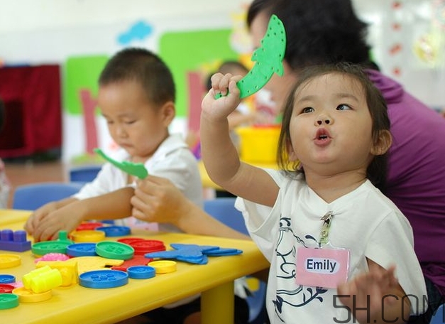 寶寶上幼兒園需要準(zhǔn)備什么？寶寶上幼兒園哭鬧怎么應(yīng)對(duì)？