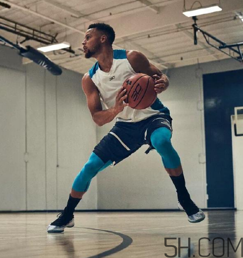 under armour curry 4鞋碼偏小嗎？庫里第四代戰(zhàn)靴尺碼怎么選？