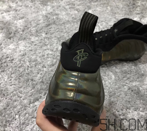 nike air foamposite one legion green全息噴什么時候發(fā)售？