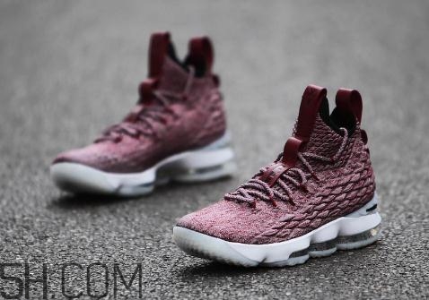 nike lebron 15 wine紅酒配色發(fā)售時間_多少錢？