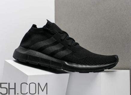 adidas swift run triple black配色在哪買_多少錢？