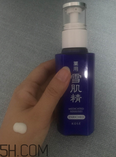 雪肌精盈潤乳液適合油皮嗎？適合夏季嗎？