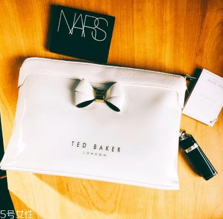 ted baker在中國(guó)有專(zhuān)柜嗎？顏值超高還不會(huì)撞款的包包