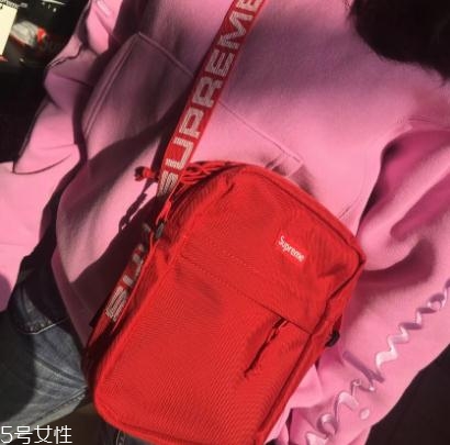 supreme2018春夏款肩挎包怎么樣？