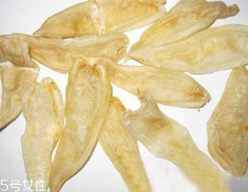 花膠燉牛奶用什么牛奶？普通鮮奶即可