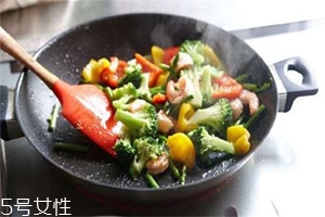 怎么炒菜能省油？教你5個(gè)小妙招