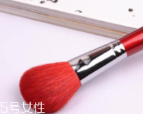 散粉刷怎么挑選？三種材質各有優(yōu)點