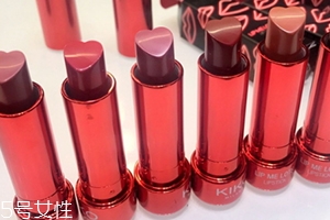 kiko2018情人節(jié)限量心形口紅色號試色