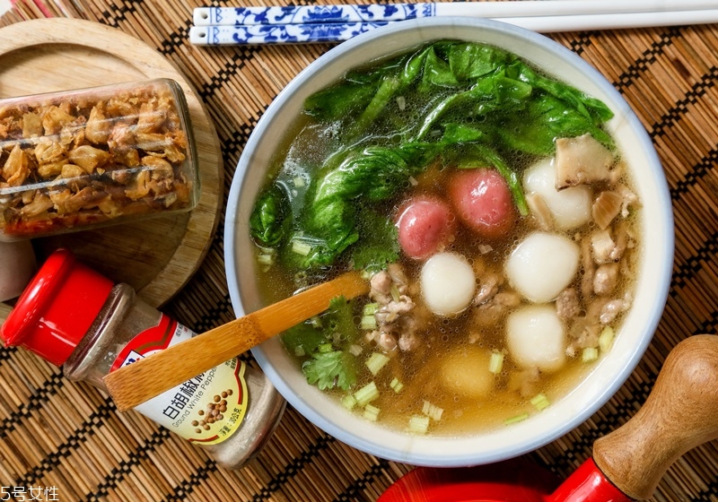 怎么用電飯煲煮湯圓 滾水再下湯圓