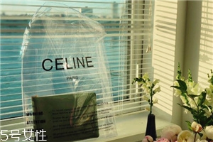 celine塑料袋多少錢？被代購(gòu)炒翻天塑料包