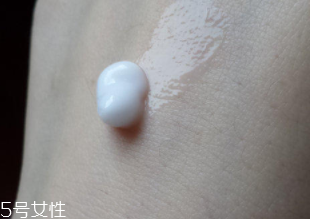 minon乳液適合油皮么？干皮和敏感肌最適合