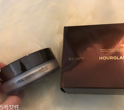 hourglass散粉和marc jacobs散粉哪個(gè)好