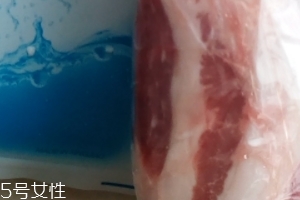 黑豬肉與白豬肉區(qū)別 黑豬肉與白豬肉哪個(gè)好吃？